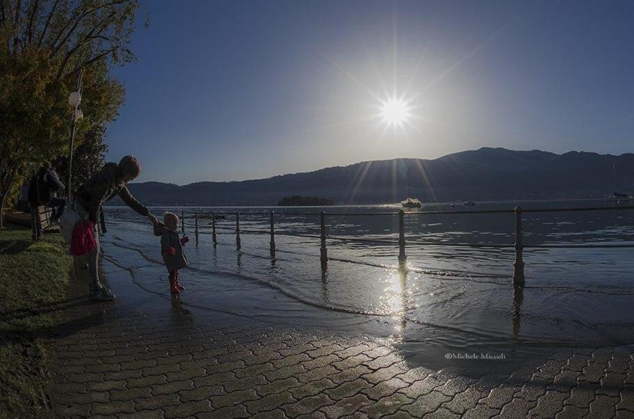 Sunflower lake Verbania Extérieur photo