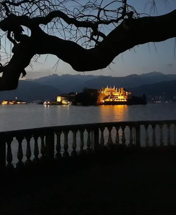 Sunflower lake Verbania Extérieur photo
