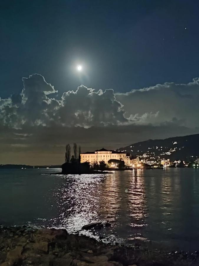 Sunflower lake Verbania Extérieur photo