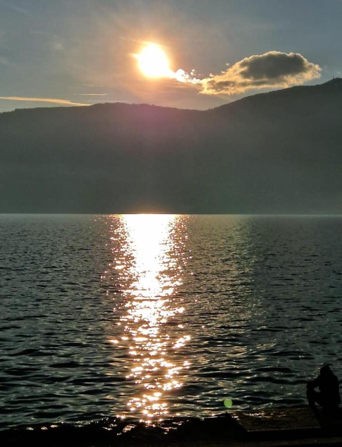Sunflower lake Verbania Extérieur photo
