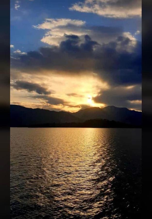 Sunflower lake Verbania Extérieur photo