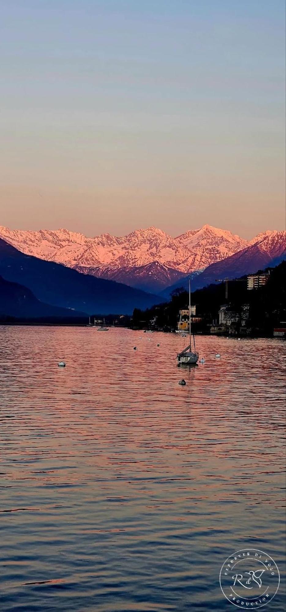 Sunflower lake Verbania Extérieur photo